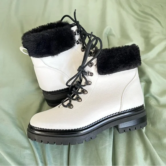 🩷M. GEMI WHITE LEATHER BLACK FUR WINTER LACE UP TRENDING ANKLE BOOTS SIZE 9 - Picture 2 of 14